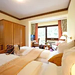 Wohlfuehl & Genusshotel Felsenhof Hotell
