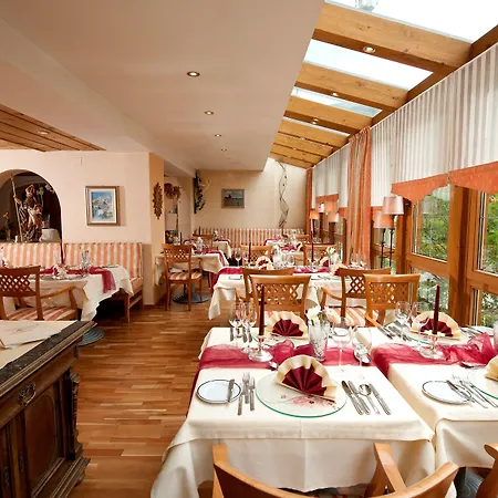 Wohlfuehl & Genusshotel Felsenhof Hotel