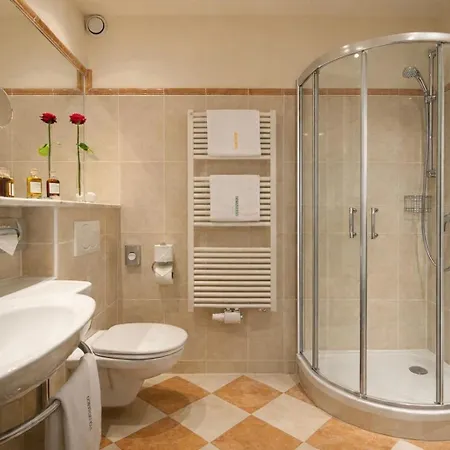 Wohlfuehl & Genusshotel Felsenhof Готель