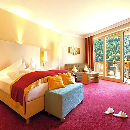 Hotel Wohlfuehl & Genusshotel Felsenhof 4*