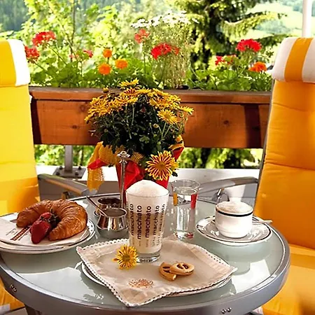 Wohlfuehl & Genusshotel Felsenhof 4*