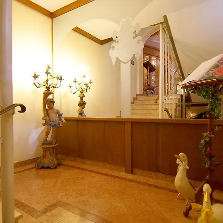 Wohlfuehl & Genusshotel Felsenhof 호텔