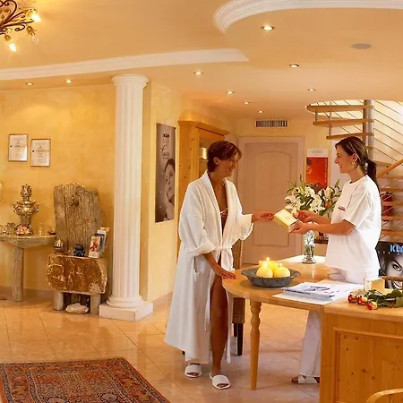 Wohlfuehl & Genusshotel Felsenhof Hotel 4*