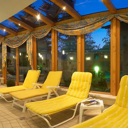 Wohlfuehl & Genusshotel Felsenhof Hotel 4*