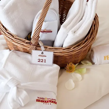 Szálloda Wohlfuehl & Genusshotel Felsenhof Bad Kleinkirchheim