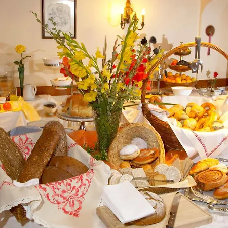 Wohlfuehl & Genusshotel Felsenhof 호텔 4*
