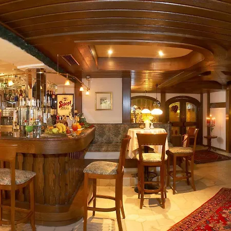 Wohlfuehl & Genusshotel Felsenhof 4*