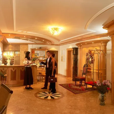 Wohlfuehl & Genusshotel Felsenhof 4* Bad Kleinkirchheim