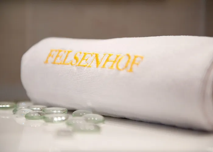 Готель Wohlfuehl & Genusshotel Felsenhof 4*