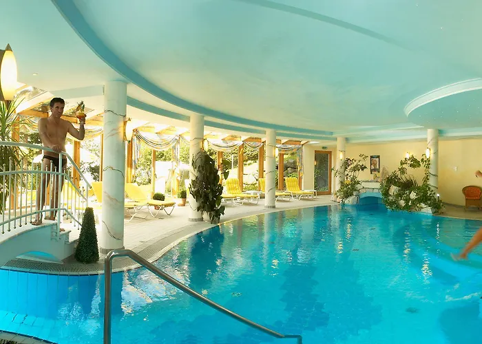 Готель Wohlfuehl & Genusshotel Felsenhof Бад-Кляйнкірхгайм