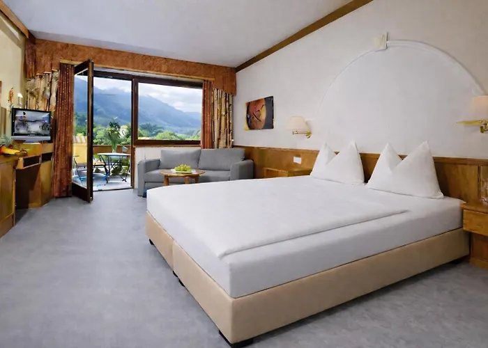 Готель Wohlfuehl & Genusshotel Felsenhof Бад-Кляйнкірхгайм