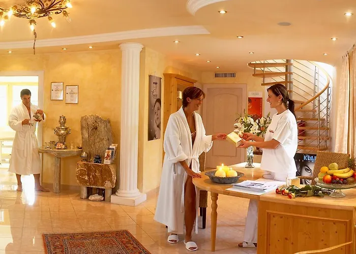 Wohlfuehl & Genusshotel Felsenhof Готель 4*